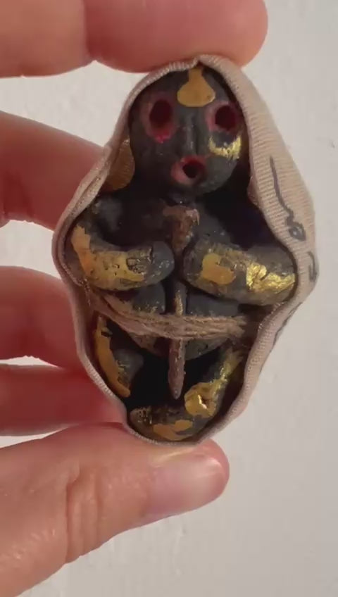 KUMAN THONG ARGILLE SACRE- RIMANDA INDIETRO IL MALE SUBITO